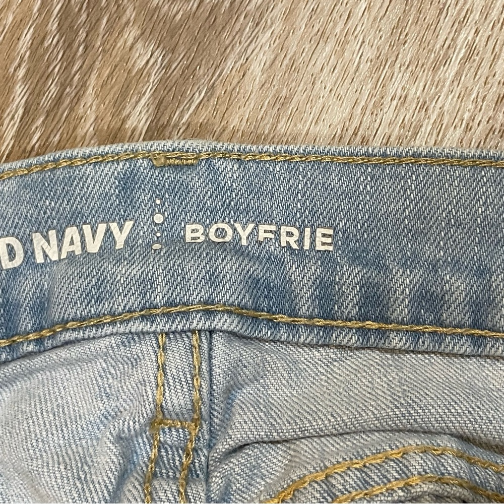 Old Navy Women's Distressed Light Blue Jean Shorts - Picture 4 of 5